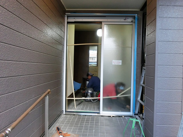 玄関リフォーム工事　ＬＩＸＩＬエルムーブ　スライドドア　施工事例　名古屋市中村区